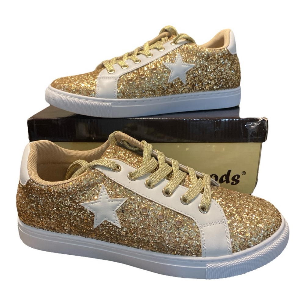 Outwoods Gold Sparkle star Sneaker NWB size 10w